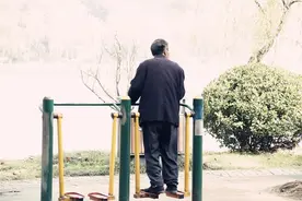 年纪在60-70岁的人，每天走路步数控制在多少合适？别走太多图片