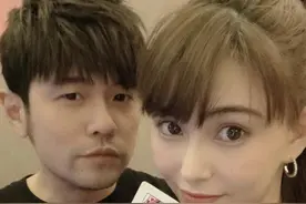 周杰伦率先上脚限量球鞋，陈冠希留言赞好，未发售已被炒至近20万图片