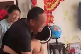 山东德州：爷孙俩分别半个月见面，孙子一声“爷爷”眼泪喷涌而出图片