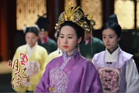 曾被称为微笑女王，和刘诗诗演过三次情敌，后低调嫁给大15岁导演图片