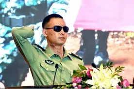 播音员杜富国：“国、佳、民、强”，我们兄弟姐妹之间的故事图片