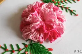 手工绣花教程，带你学习如何刺绣立体的线团花朵图片