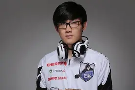 穿越火线职业选手都开什么车？宝马保时捷路虎玛莎拉蒂图片