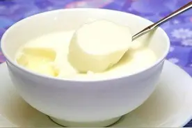 简单易做又美味的双皮奶，到底怎么做呢？爱甜品的小伙伴看过来吧图片