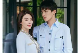 张雨绮携小8岁男友上综艺，穿淡蓝色套装甜美减龄，秒变小鸟依人图片