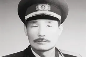 毛主席路过保定，孙毅好酒好菜招待，主席却说：我们不要当李自成图片