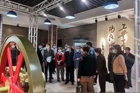 南京市江北新区大厂街道化建社区参观南化公司厂史陈列馆图片