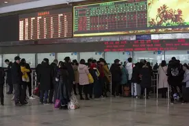 社交规则：别管你在外面混得多好，回家乡时请低调一点图片