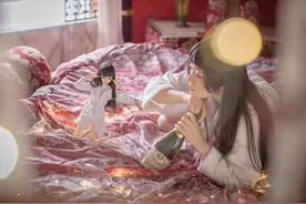 90后日本女生独自养娃照片遭曝光：美女的单身生活太快乐图片