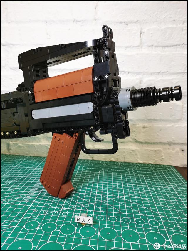 积木评测：吃鸡空投步木仓：Groza是最强吃鸡神器？