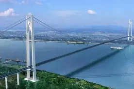 南京在建一条过江通道，预计2023年建成通车，助地区经济快速发展图片