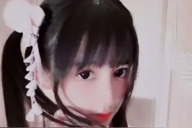千万网红萝莉生图曝光，21岁被嘲像大妈，与关晓彤合影差别大？图片