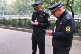 信阳城管通知你：违法停车贴条后10日内不处理，要影响你的征信图片