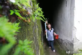 桂林一贫困户苦练内功多年，练废200多支笔，出山后月入7000元图片