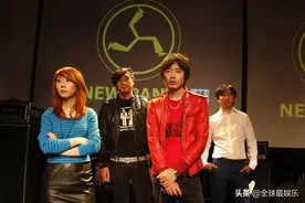当着杨紫琼滚地板，女记者访后成老婆，有一种“直男”叫彭磊图片