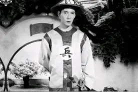 清朝士兵衣服上的“兵”和“勇”，虽一字之差，但地位却天壤之别图片