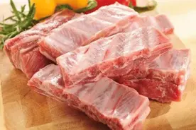 超市的冻排骨超便宜？不是因为不新鲜，店员终于说出了实情图片