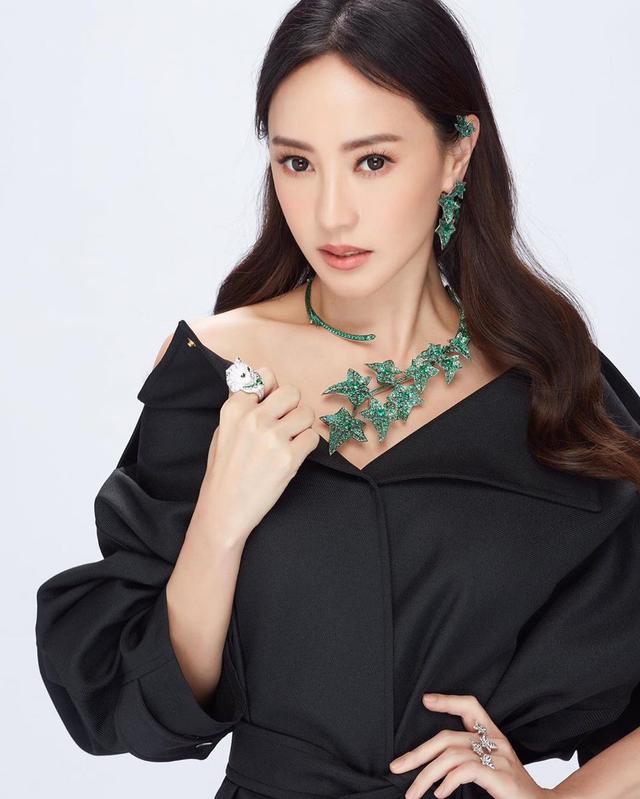 表面是艺人，实际是富家千金的8位女星，她们更不怕的就是潜规则
