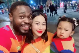 越南26岁女子失恋后嫁黑人，女儿2岁越长越像爹，称婚后生活十分幸福图片