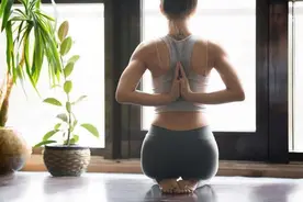 跪坐你听过吗？每天坚持5分钟，这4个好处跑不了！要注意这4点图片