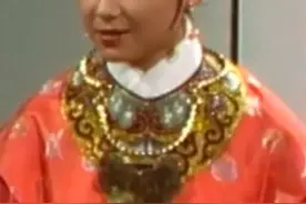 薛宝钗带的是金锁？真的太寒酸了！盘点各版《红楼梦》的黄金璎珞图片