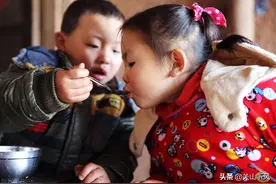 农村俗语：一旦家里多存粮，早晚饿死爹和娘，这话相互矛盾吗？图片