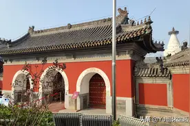 游重新开放的北京白塔寺图片