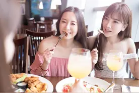 陕西老板开饭店“所有菜不要钱”，半年进账130万，这个点子不错图片