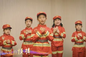 “我多想用橡皮，擦平他所有的伤……”图片