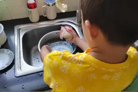 两个男孩子的妈妈图片