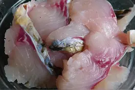 简简单单的家常菜：水煮鱼，肉质滑嫩，油而不腻图片