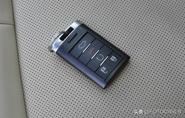凯迪拉克SLS赛威3.0 V6实拍，外型绝对够霸气，话说也是油老虎？