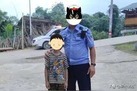 男孩父亲节走失嚎啕大哭……别怕，有警察蜀黍！图片