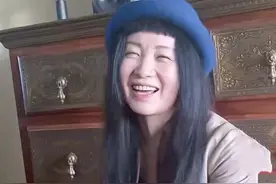 52岁斯琴格日乐被指喝大了！双眼迷离脸通红，坐地说大话放飞自我图片