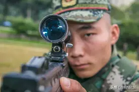 我是中士，这八年我是_____过的！图片