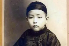 1920年山东一婴儿出生，政府派军队守护产房，鸣13响礼炮为其庆生图片