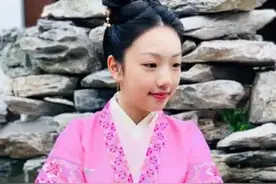 知否：生母弃她，嫡母怜她，曾用砸缸泄愤的蓉姐是如何精致蜕变的图片