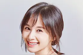 王子文隐婚生子又添锤！携男童现身机场互动亲密，男孩曾叫其妈妈图片