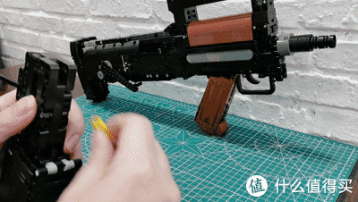 积木评测：吃鸡空投步木仓：Groza是最强吃鸡神器？