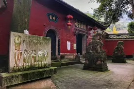 四川山中千年古刹，虽有寺名却无僧人，香火不供菩萨只供一位女子图片