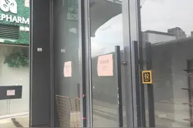 实体店顾客稀少，开业两个月旺铺转让，未来何去何从？图片