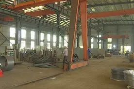 【战高温】高温下的电焊工：与火花为伴 在汗水中“起舞”图片