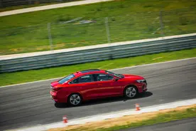 逸动PLUS挑战轩逸、朗逸，1.4T+7DCT，实测百公里油耗5.4升图片