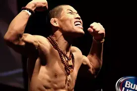 李景亮有多凶残？被裸绞困死，挣脱时差点折断对手脖子，吓坏裁判图片