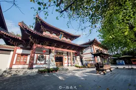 南宁青秀山有座“小故宫”，核心建筑像天坛，殿宇辉煌，非常壮观图片