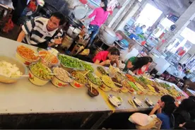 广西的粥，维系着当地人千百年的饮食习惯，自助粥铺现象全国罕见图片