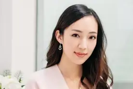霍启刚最美妹妹真开挂！高颜值不输明星，穿衣比郭晶晶有品味图片