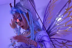 水原希子cos昆虫女王，精致妆容秀身材，猫一样的女人真会撩图片