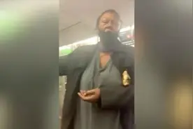 纽约亚裔女乘地铁遭辱骂 ：不懂英语滚回中国！视频封面