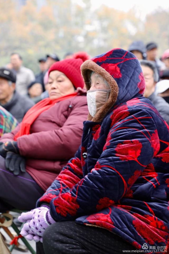 高手在民间，演出自娱自乐，洛阳周王城广场民间曲艺乐园